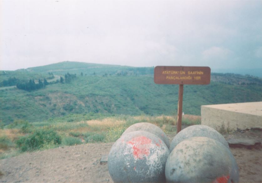Atatürk'ün saatinin parçalandığı yer 1997